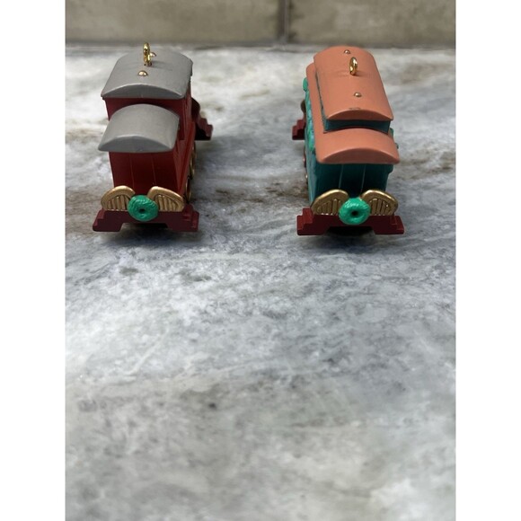 VTG Hallmark Keepsake Ornament 1991 Claus & Co. R.R. PASSENGER & CABOOSE Train - Picture 2 of 6